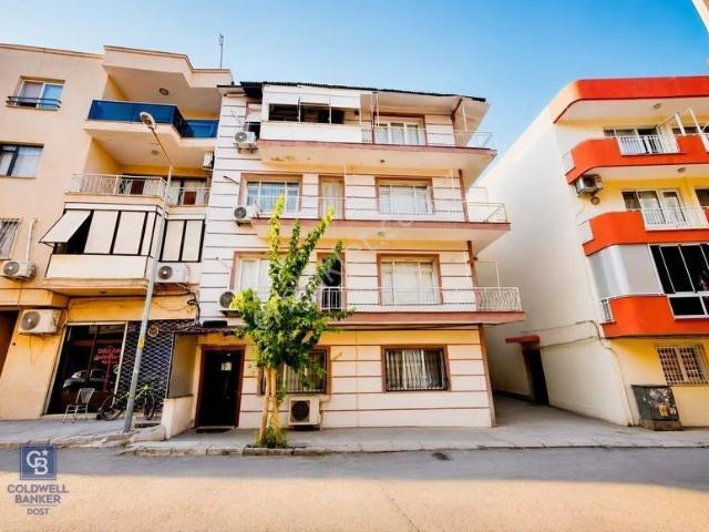 Balçova Onur Mahallesi'nde Kullanışlı Satılık Daire