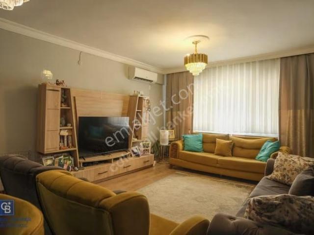 Balçova Onur Mahallesinde Satılık Arakat Bakımlı Daire