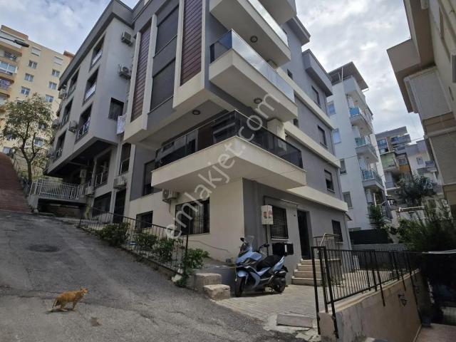 Balçova Eğitim Ma. Metro Yakını Doğalgazlı Kiralık 2+1daire