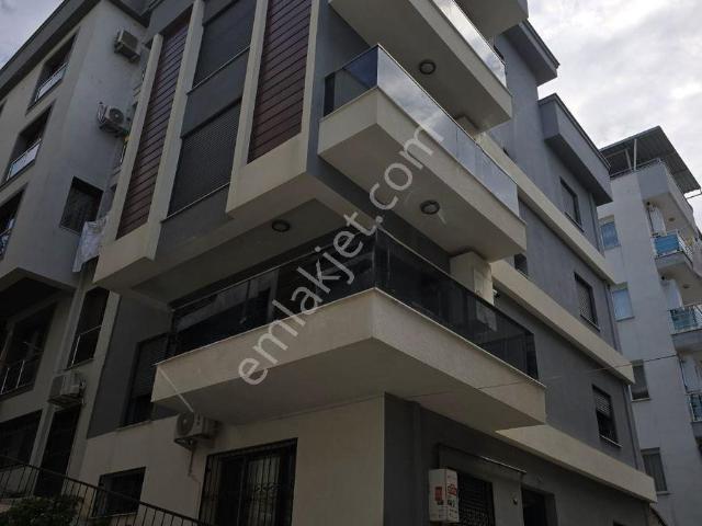 Balçova Eğitim Ma. Metro Yakını Doğalgazlı Kiralık 2+1daire
