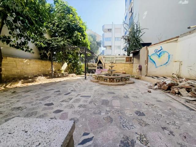 Balçova Eğitim Mah. İstinye Park Yakını Satılık 1+1 Daire