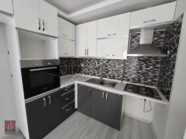 Balçova Eğitim Mah. Metro Yakını D.gazlı Kiralık 2+1 Daire