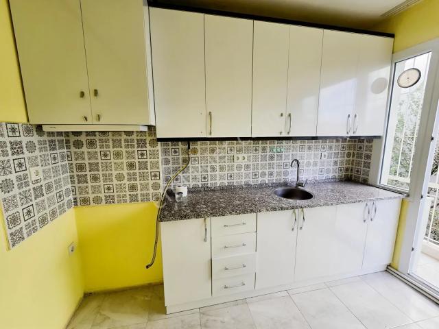 Balçova Eğitim Mah.metro Yakını Doğalgazlı Kiralık 2+1 Daire