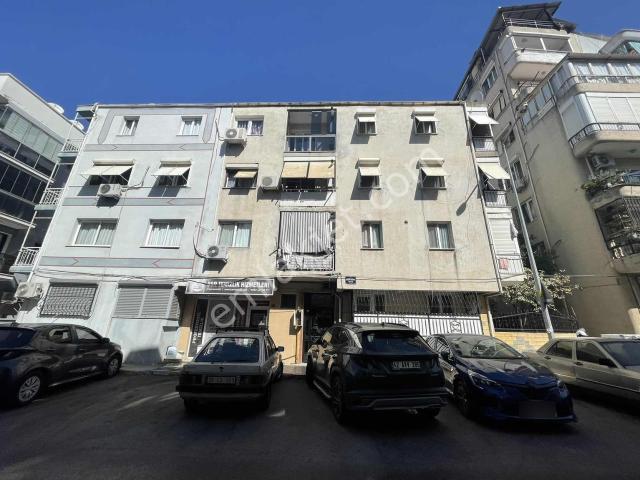 Balçova Eğitim Mahallesinde 2+1 Doğalgazlı Daire