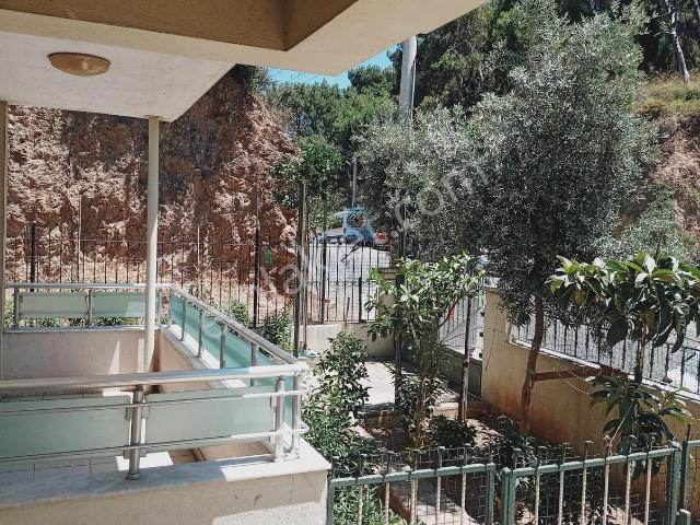 Balçova Eğitim Mh. Otoban Çıkışı Ferah 3+1 Kiralık Daire