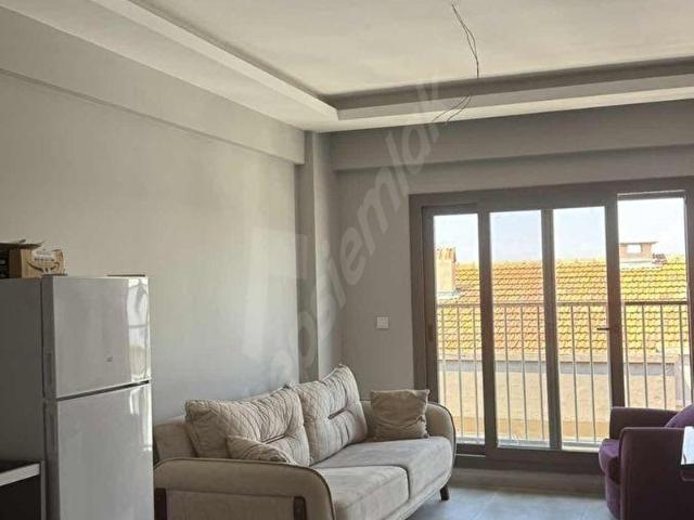 Balçova Fevzi Çakmak Mah.'de Sıfır Binada Eşyalı 1+1 Kiralık Dai