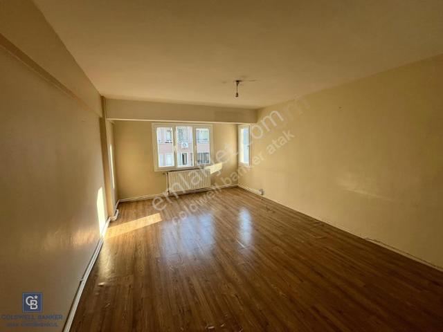 Balçova Sakarya Cd. Başdaş Market Alt Sokağında Kiralık Daire