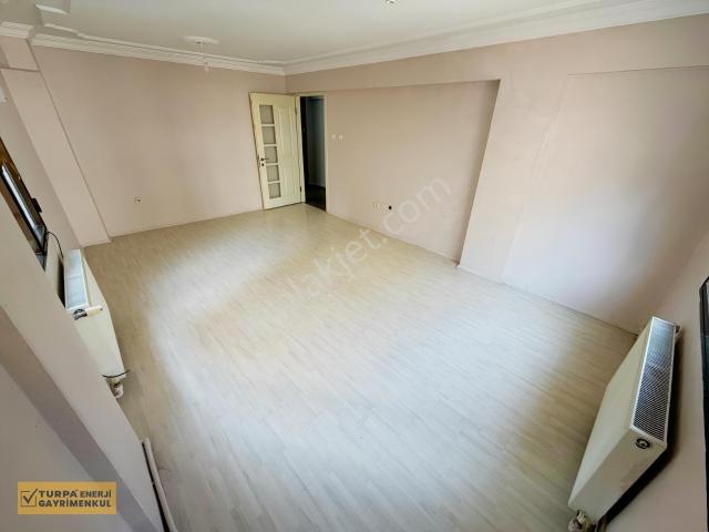 Balçova Teleferik Mahallesinde Jeotermalli 3+1 Kiralık Daire