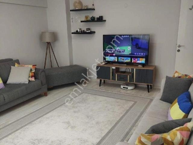 Balçovada Çatı Katı 102 M2 Karanlık Odası Olmayan Ferah Daire Balkonlu