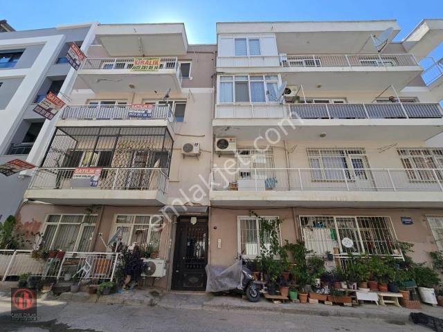 Balçovada Ata Caddesine Ve Metroya Çok Yakın Kiralık 2+1 Daire