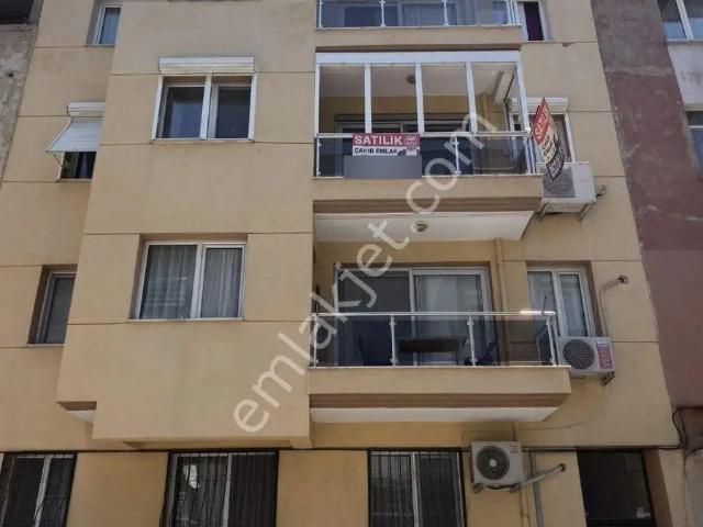 Balçovada Genç Binada J.termal Isıtmalı Arakat Satılık 2+1 Daire