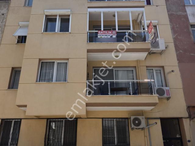 Balçovada Genç Binada J.termal Isıtmalı Arakat Satılık 2+1 Daire