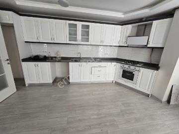 Balçovada Metro Yakını D.gazlı Eşyalı Kiralık 3+1 Daire
