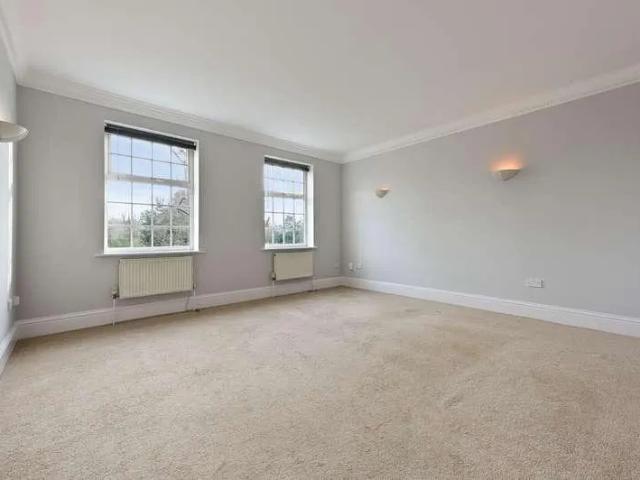 Balaclava Road, Cranleigh Hall, KT6