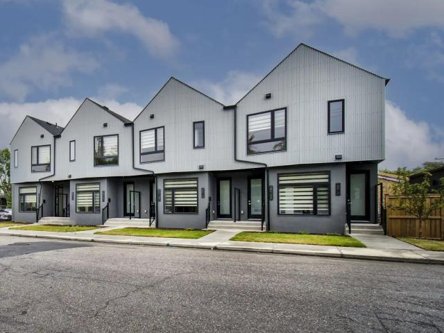 BALANCE IN BOWNESS 3 bed/2.5 bath