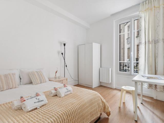 Balard Suite: Stunning Parisian Apartment