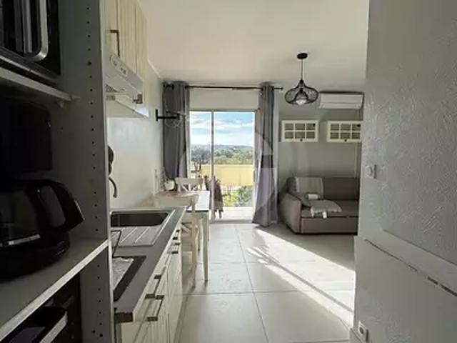 Balaruc les Bains 34540 Location appartement 1 pièce t1 au dernier étage