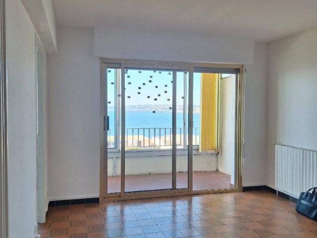 BALARUC LES BAINS – Appartement F3 vue mer, loggia et box en sou