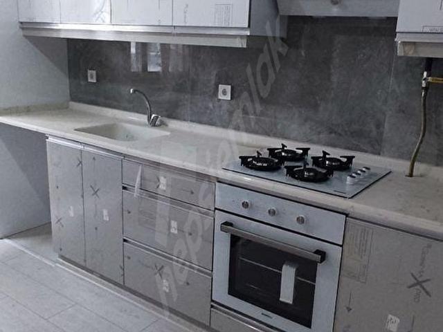 Balatçıkta kiralık 1+1 doğalgazlı izbana üniversiteye yakın ankastre yeni daire aidat yok