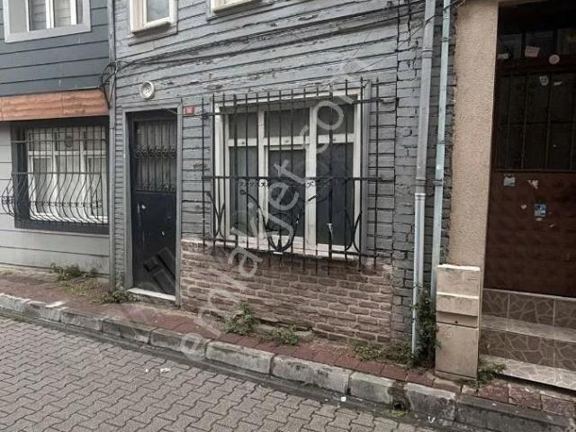 Balat Sahile Yürüme Mesafesinde | 100 Yıllık Tarihi Konut