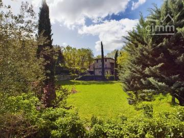 Balazuc Domaine de vacances avec une grande maison de propriétaire, 6 gîtes et 2 studios