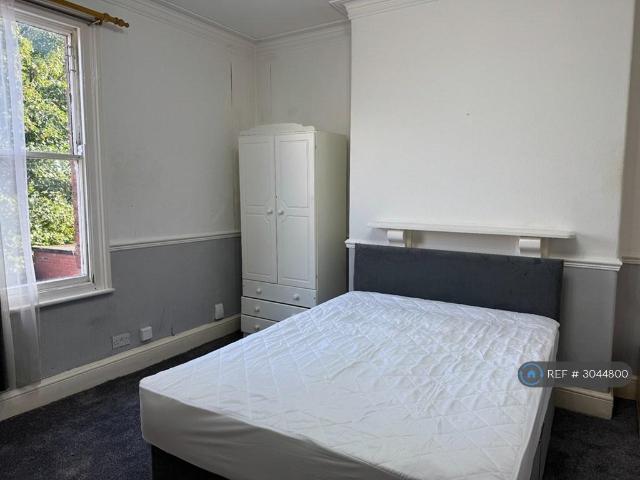 Balby Road, Doncaster, DN4 1 bed in a house share to rent £450 pcm £104 pw