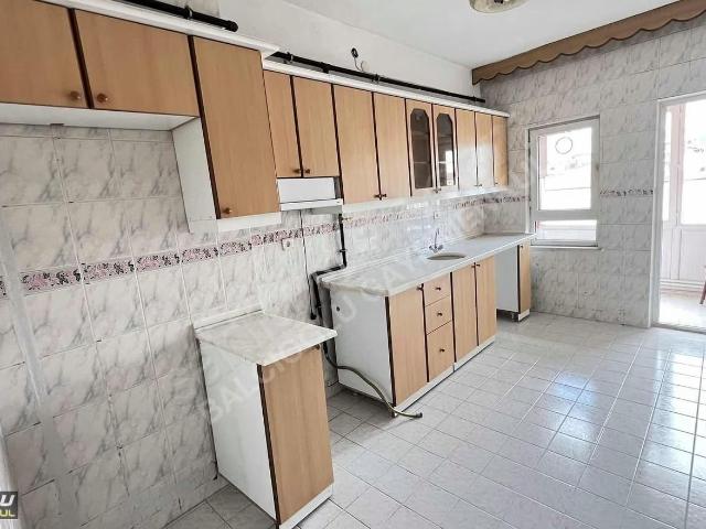Balcıoğlu Emlaktan Çarşı Merkezde Ara Kat 2+1 Satılık Daire