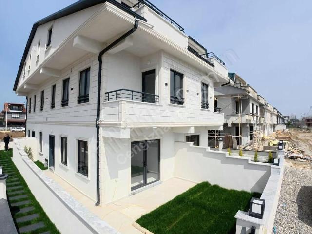 Balcıoğlundan Alanderede Lüx Havuzlu Geniş 4+1 Havuzlu Triplex
