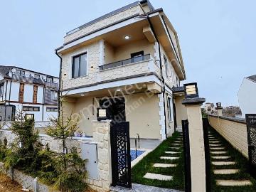 Balcıoğlundan Kocaali Alanderede Uygun 4+1 Lüx Havuzlu Triplex