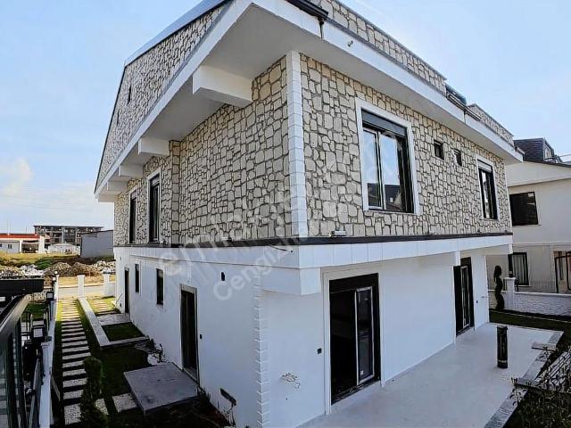 Balcıoğlundan Kocaali Yaylada Fırsat Lüx 3+1 Triplex Villa