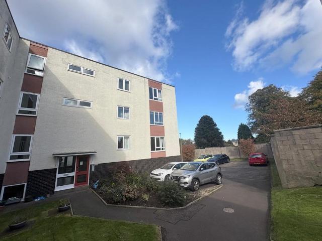 Balcarres Court, Edinburgh, EH10 5JL 2 bed ground floor flat to rent £1,500 pcm £346 pw