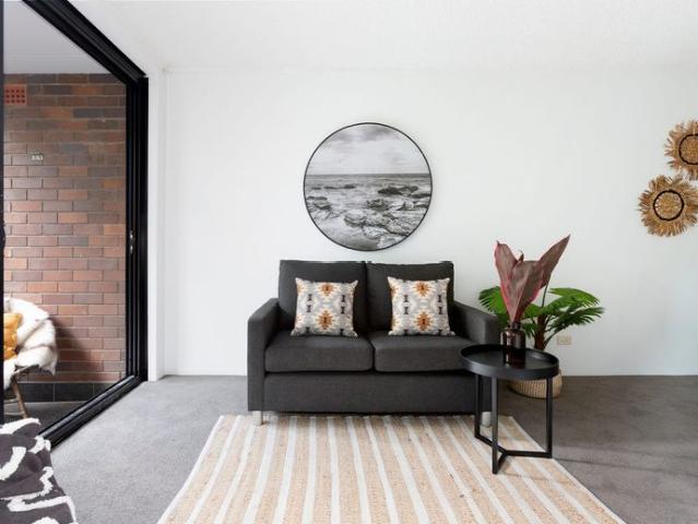 Balcony + parking + ultimate privacy