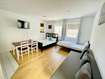 Balcony studio in Stötteritz 12 min to the main station with train, Leipzig Amsterdam Apartments for Rent