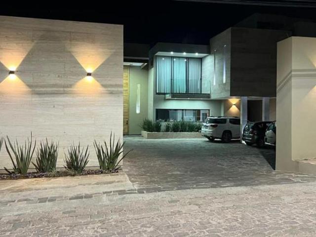 BALCONES DEL CAMPESTRE VTA CSA HERMOS 1000MT CONST. 631M2 4 REC/ 1 RECAM PTA BAJA 6 BÑOS, 10 AUTOS