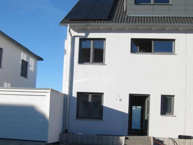 Bald einziehen: DHH Neubau Einfamilienhaus mit 7 Zimmern in OberjesingenHerrenberg