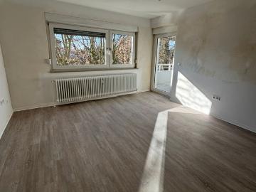 Bald frisch modernisiert: individuelle 3 Zimmer Wohnung