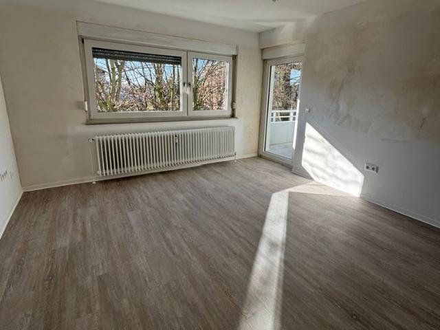 Bald frisch modernisiert: individuelle 3 Zimmer Wohnung