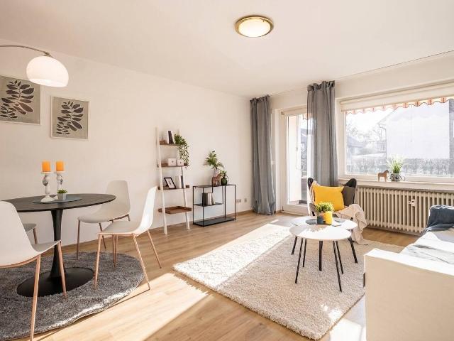 Bald renovierte 4 Zimmer Erdgeschosswohnung mit Garage und Balkon in Bielefeld Ost