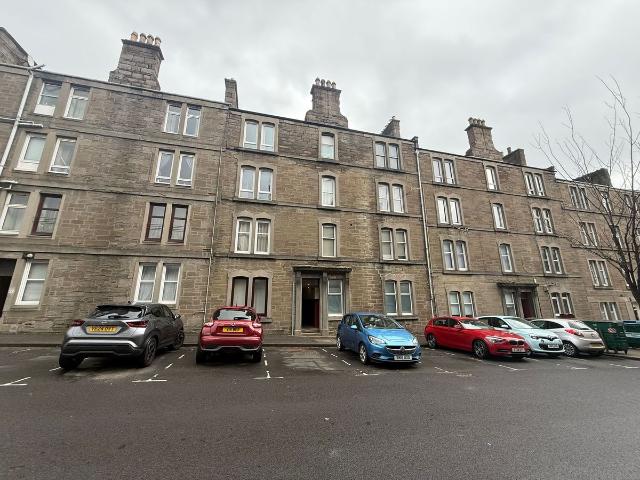 Baldovan Terrace, Dundee DD4, 2 bed flat to rent, £675 pcm | PrimeLocation