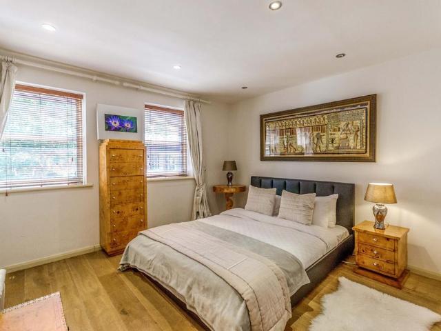 Baldwin Gardens, Holborn, London, EC1N 3 bed flat to rent £5,600 pcm £1,292 pw