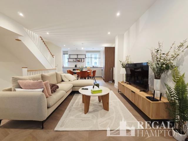 Baldwin Lane, Greenwich, London SE3, 3 bed town house to rent, £3,400 pcm | PrimeLocation