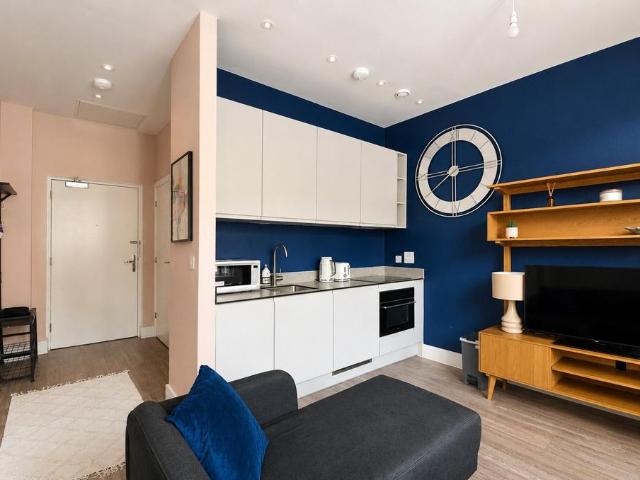 Baldwin Street, Bristol, Somerset, BS1 1 bed apartment to rent £1,600 pcm £369 pw