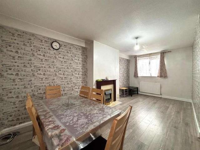 Bale Road, Northfields, Leicester, LE4