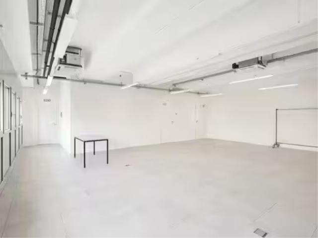 Balerna moderne Büros/Labore/Showrooms
