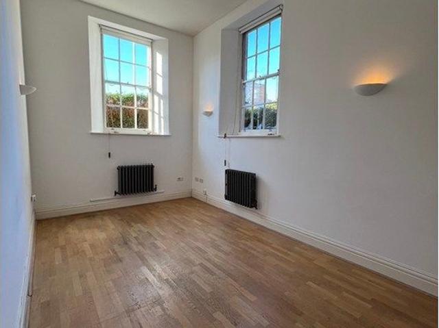 Balfour House, London SW11, 1 bed flat to rent, £2,500 pcm | PrimeLocation