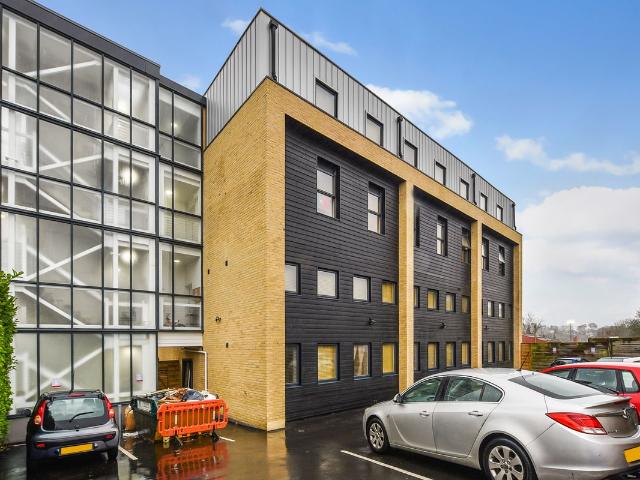 Balfour House, Winnall, Winchester SO23, 2 bed flat to rent, £1,400 pcm | PrimeLocation