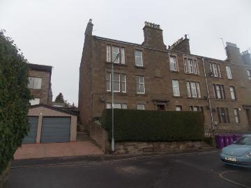 Balfour Place, Carnoustie DD7, 2 bed flat to rent, £750 pcm | PrimeLocation