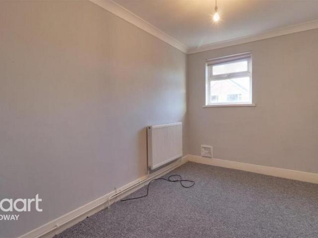 Balfour Road, Chatham 3 bed terraced house to rent £1,450 pcm £335 pw