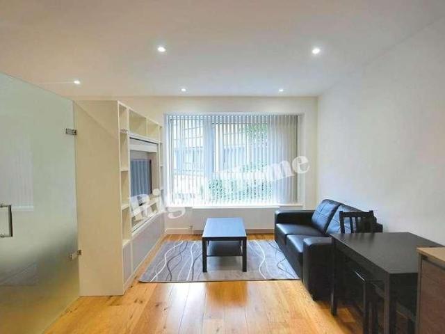 Balfour Road, Hounslow, TW3