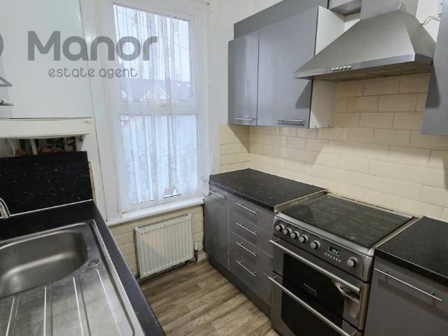 Balfour Road, Ilford IG1, 2 bed flat to rent, £1,750 pcm | PrimeLocation
